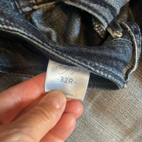 2 pair of Daytrip jeans - Picture 3 of 8